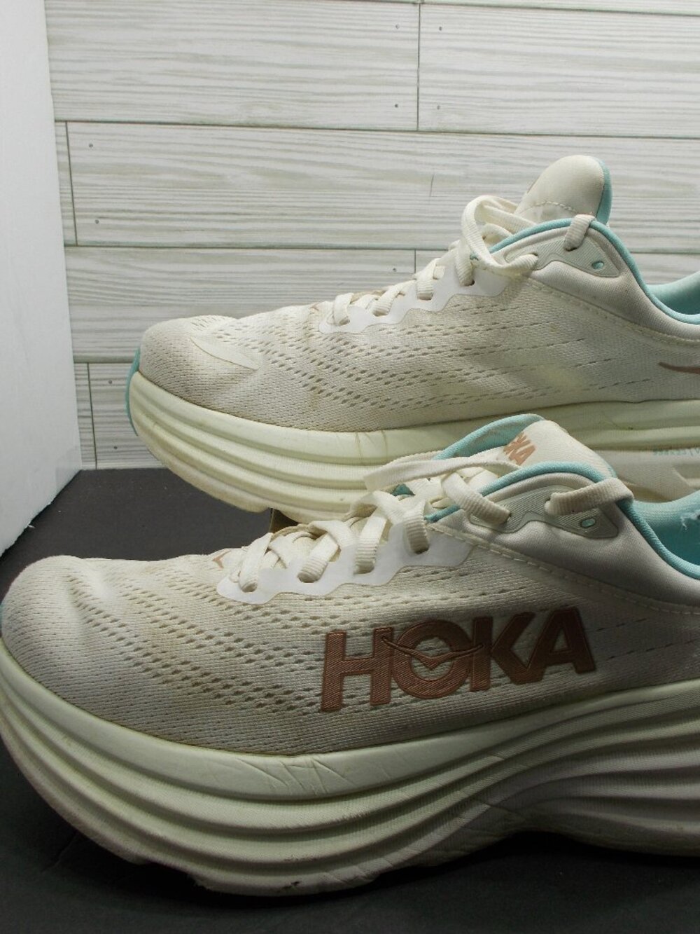 Hoka One One Bondi 8 Frost Gold Running Shoe's Women's 9.5 B 1127952FTRS